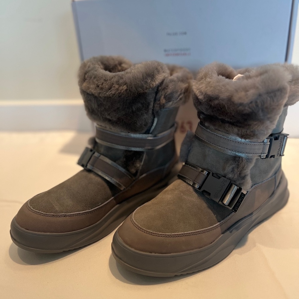 NEW!  Pajar Suede & Leather Shearling Ankle Boots